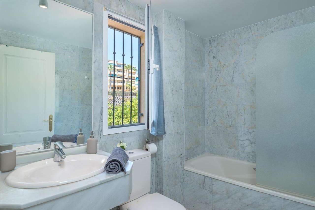 Sea Blue Apartment - Frente Al Mar Benalmadena Luaran gambar