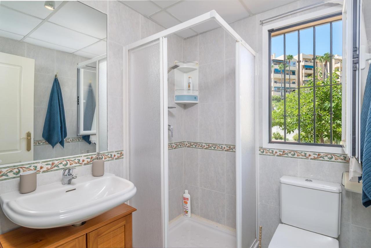 Sea Blue Apartment - Frente Al Mar Benalmadena Luaran gambar